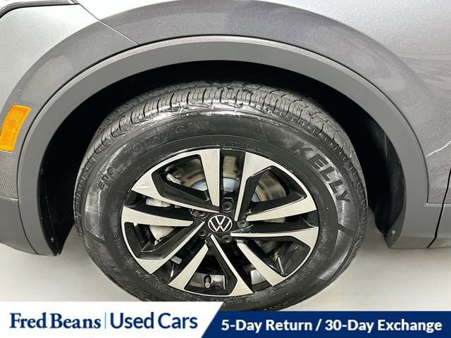 Used 2023 Volkswagen Tiguan S image 34