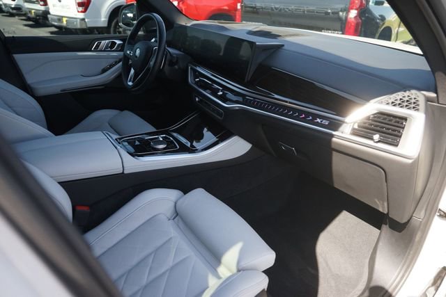 Used 2024 BMW X5 sDrive40i w/ Premium Package RWD image 18