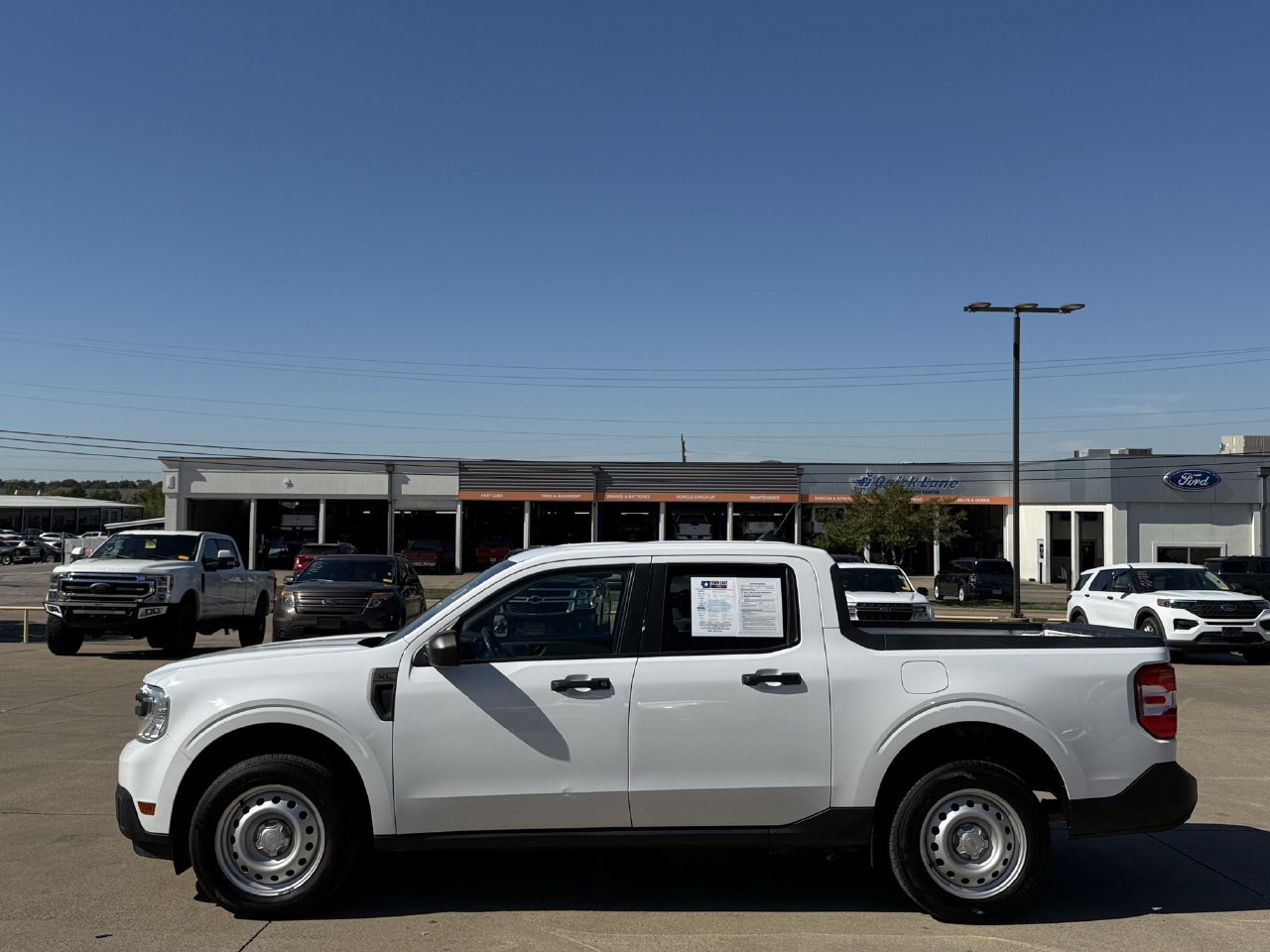 Certified 2022 Ford Maverick XL FWD image 3