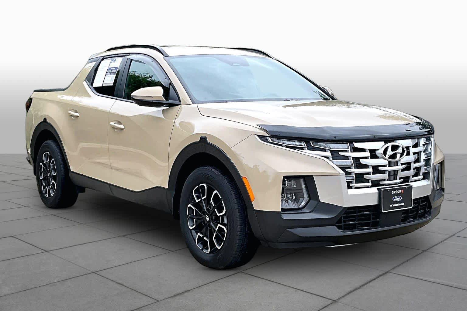 Used 2023 Hyundai Santa Cruz SEL Premium w/ Tow & Go Package AWD/4WD image 3
