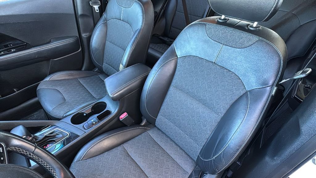 Used 2017 Kia Niro EX image 22