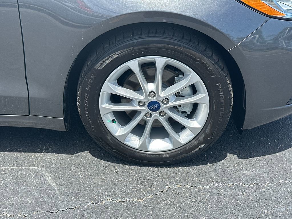 Certified 2020 Ford Fusion SE FWD image 12
