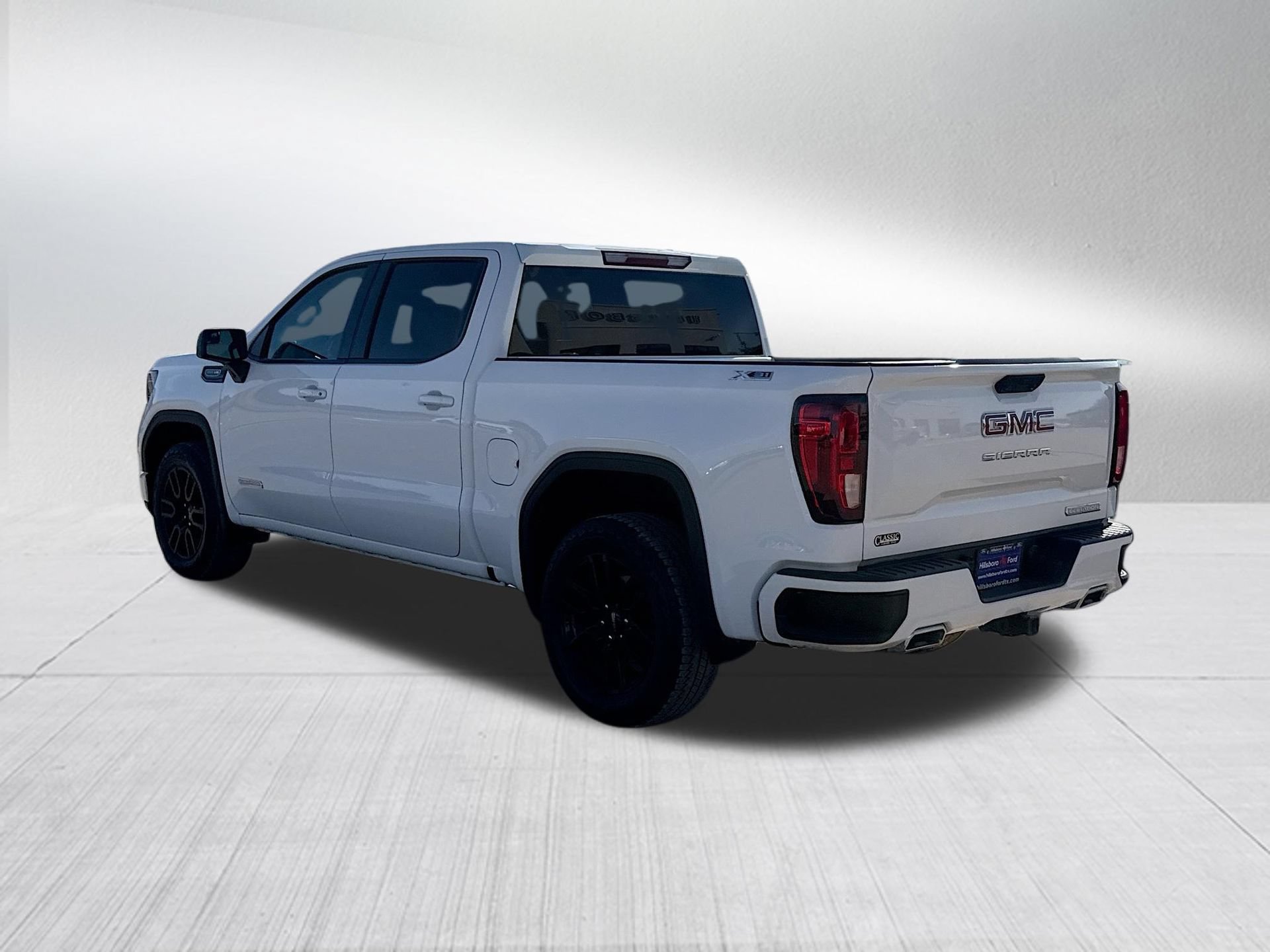 Used 2024 GMC Sierra 1500 Elevation w/ X31 Off-Road Package AWD/4WD image 10