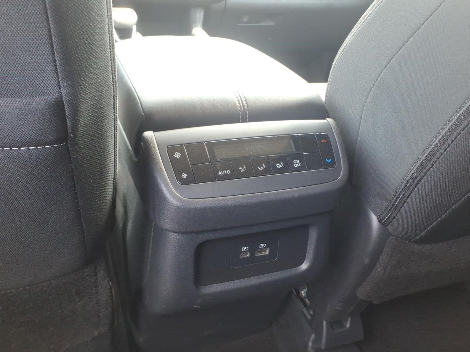 Used 2025 Nissan Pathfinder SV AWD/4WD image 13