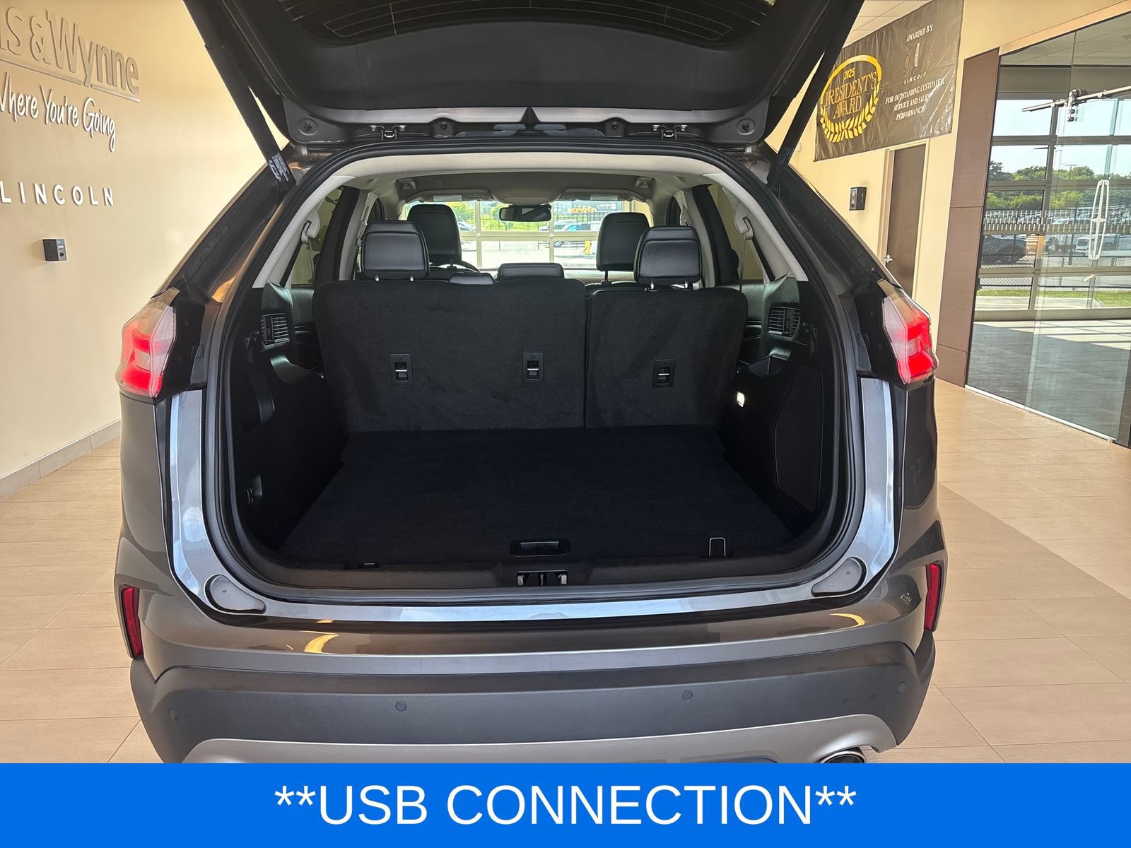 Certified 2022 Ford Edge Titanium AWD/4WD image 11