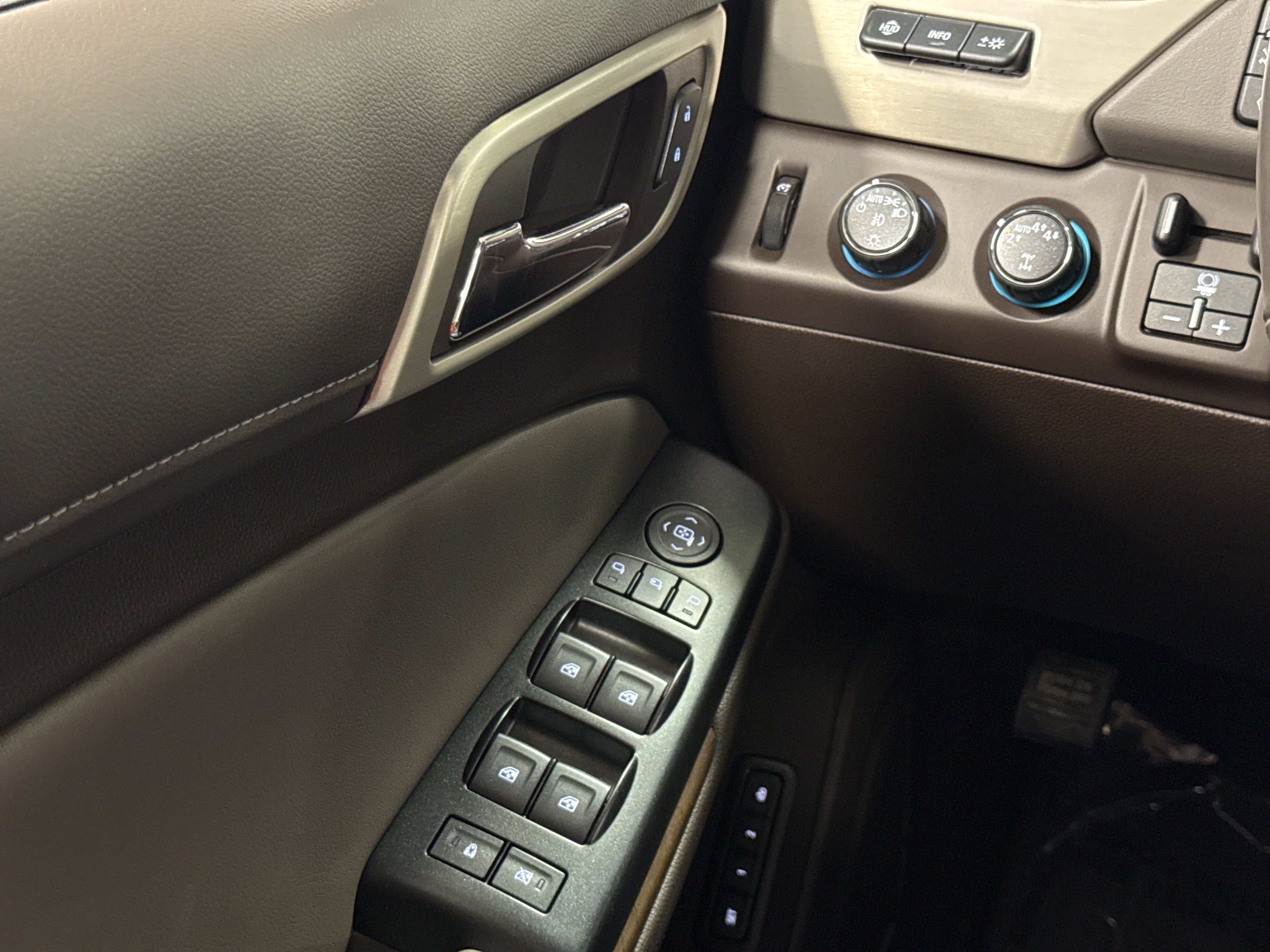 Used 2019 GMC Yukon XL Denali w/ Denali Ultimate Package image 24