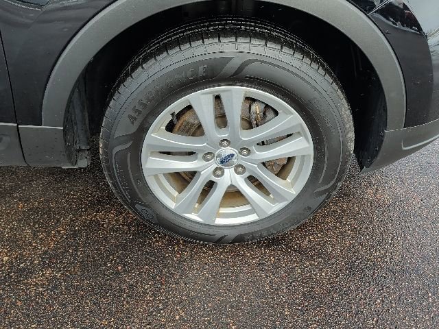 Certified 2018 Ford Explorer XLT w/ Equipment Group 202A image 9