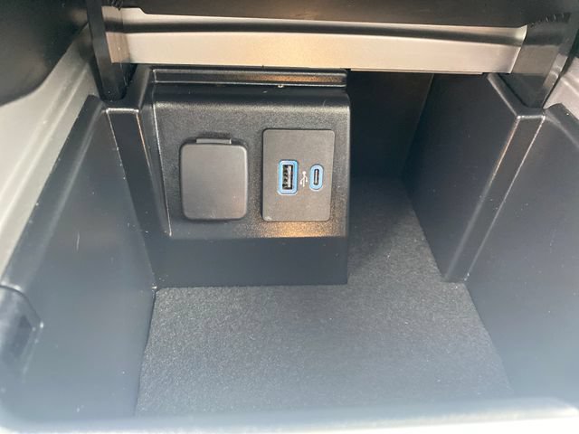 Certified 2023 Ford Explorer XLT w/ Equipment Group 202A AWD/4WD image 21