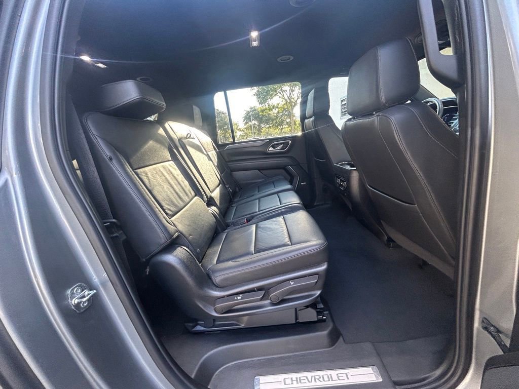 Used 2023 Chevrolet Suburban LT image 31