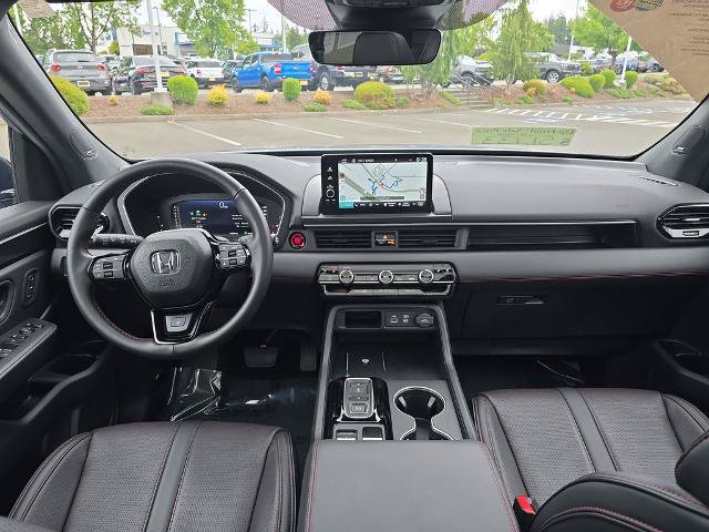 Used 2025 Honda Pilot Black Edition image 15