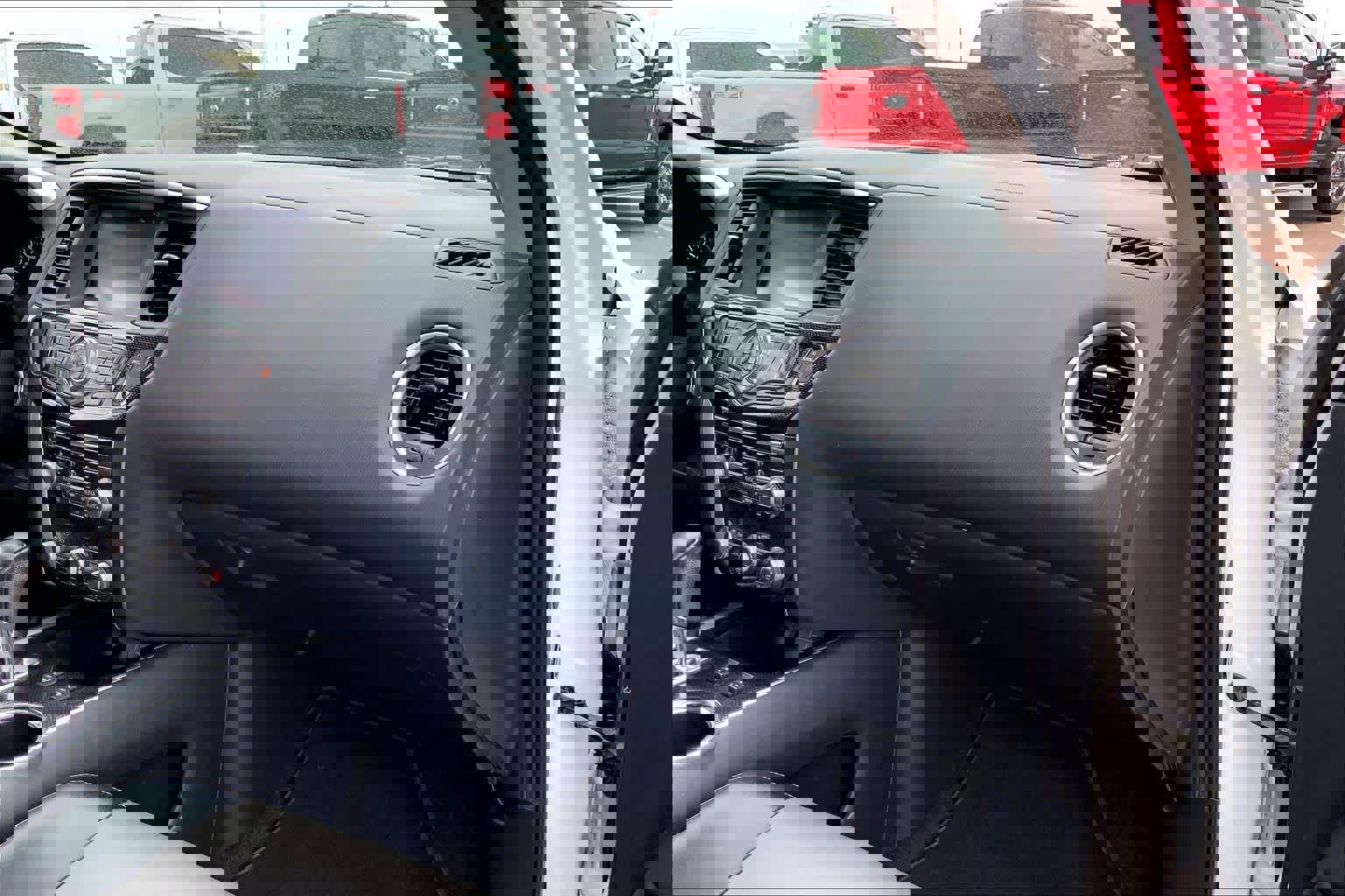 Used 2020 Nissan Pathfinder SL image 19