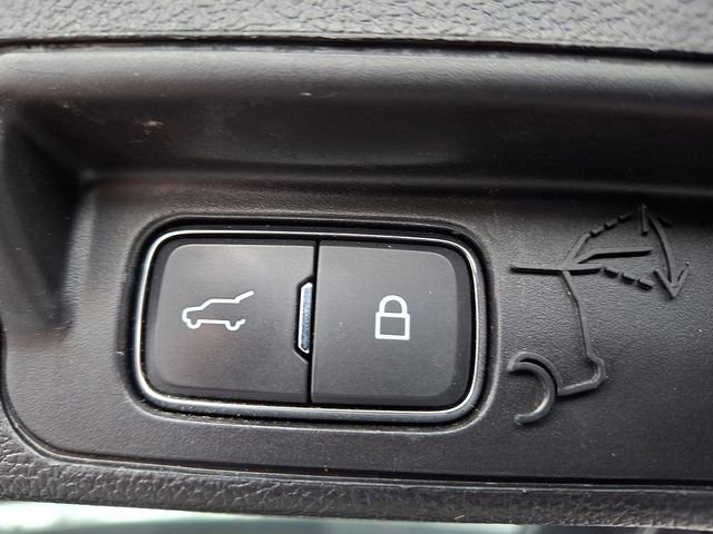 Certified 2020 Ford Explorer Limited w/ Class III Trailer Tow Package image 32