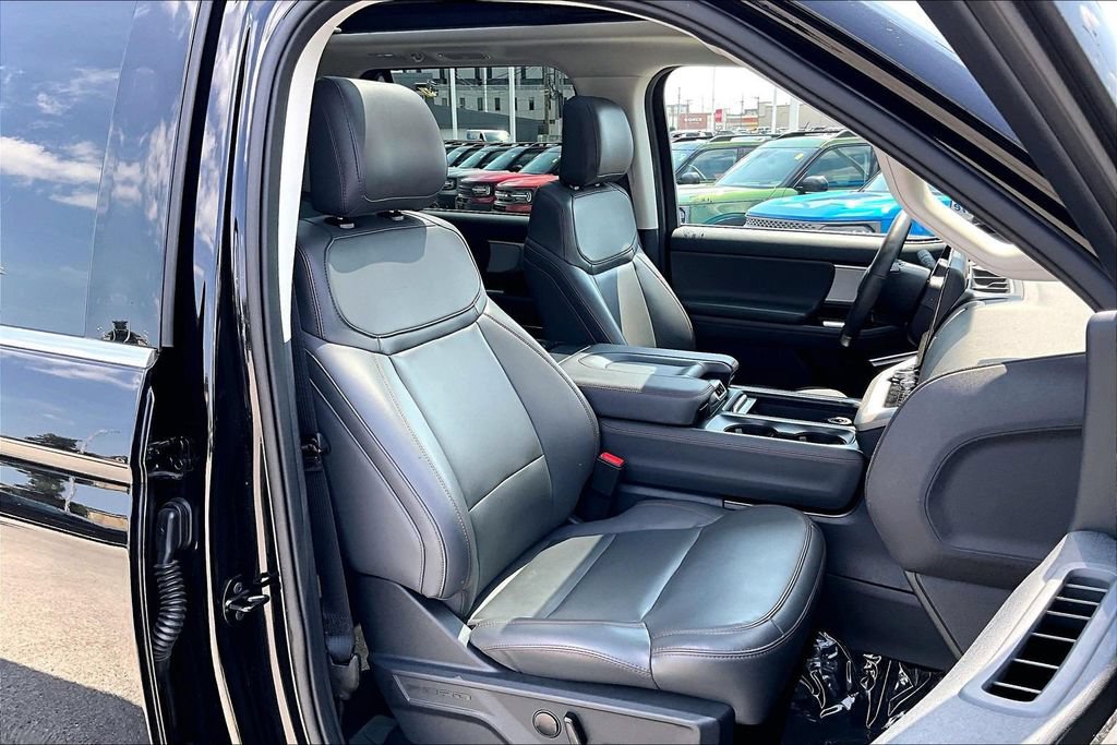 Certified 2025 Ford Expedition Active RWD image 7