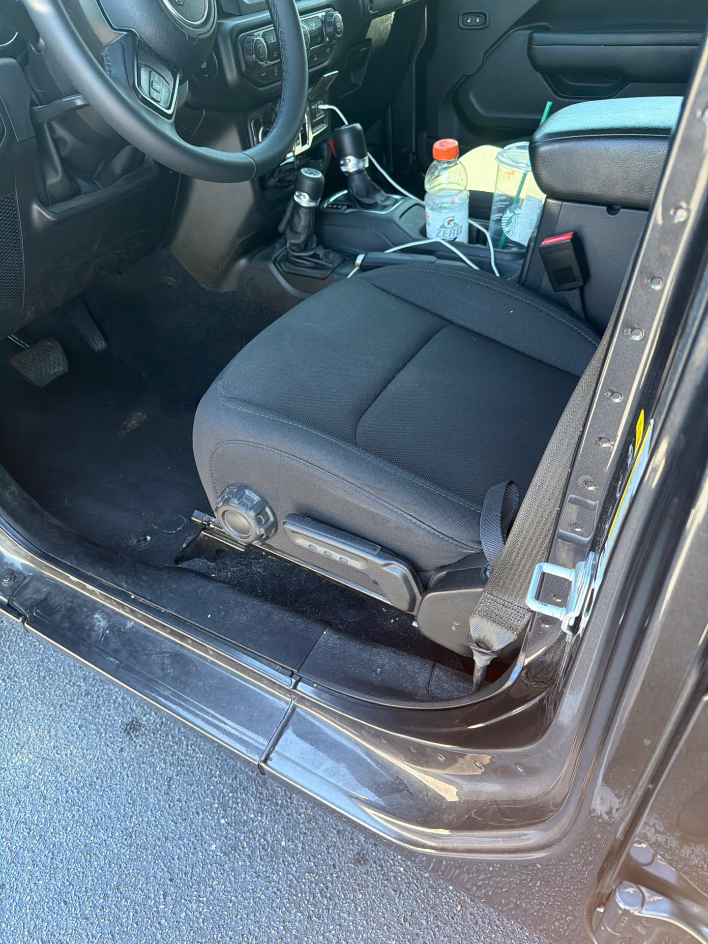 Used 2023 Jeep Gladiator Sport AWD/4WD image 11