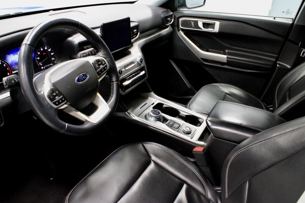 Certified 2022 Ford Explorer XLT w/ Equipment Group 202A image 25