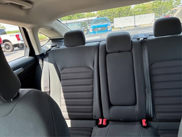 Certified 2018 Ford Fusion SE w/ Fusion SE Technology Package FWD image 13