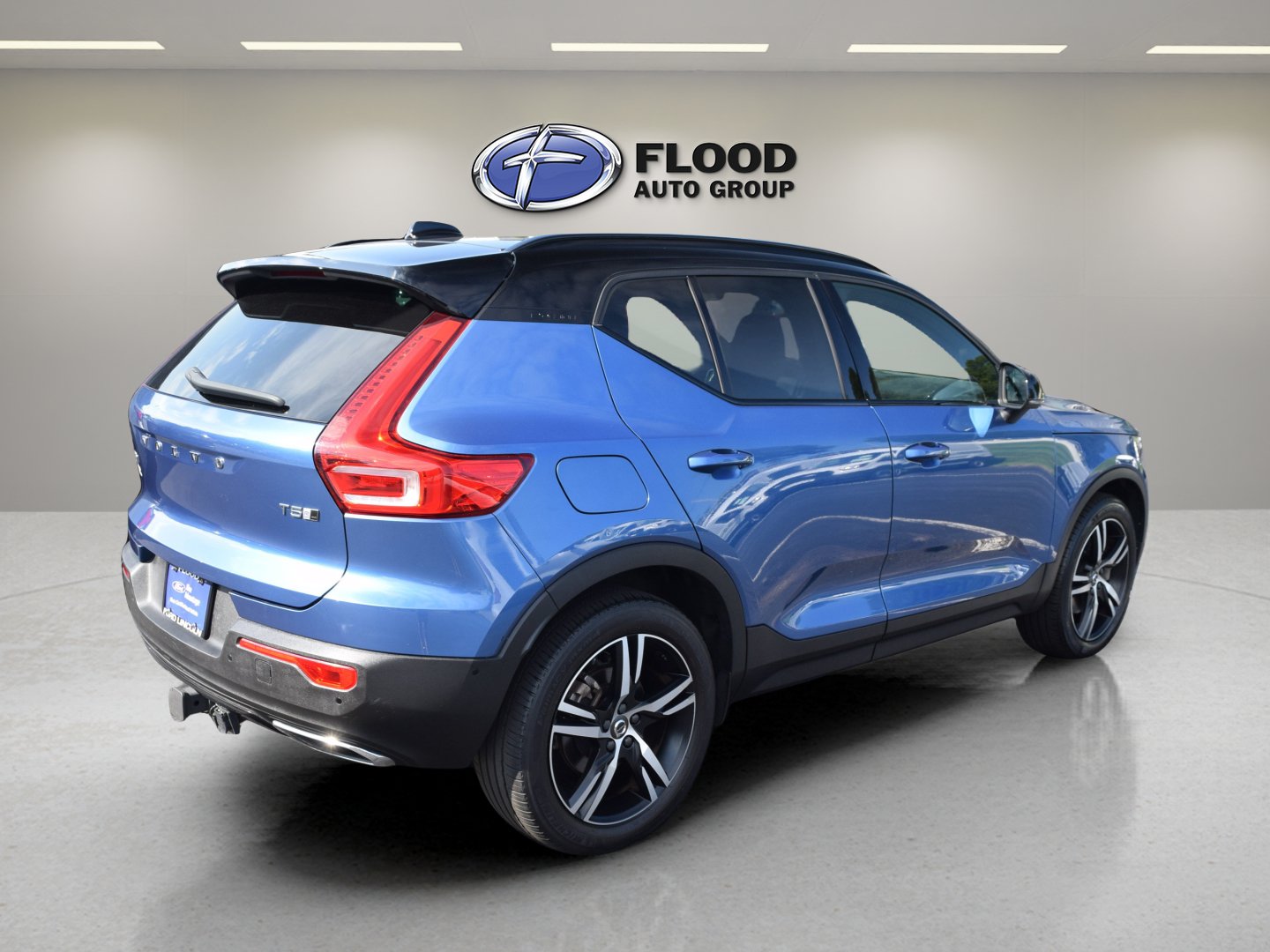 Used 2019 Volvo XC40 T5 R-Design AWD/4WD image 4
