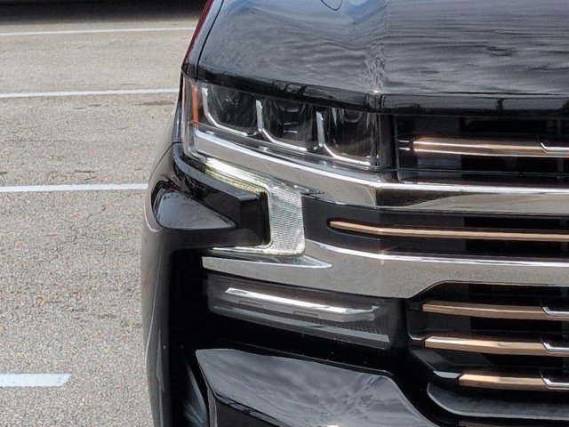 Used 2021 Chevrolet Silverado 1500 High Country w/ Technology Package AWD/4WD image 10