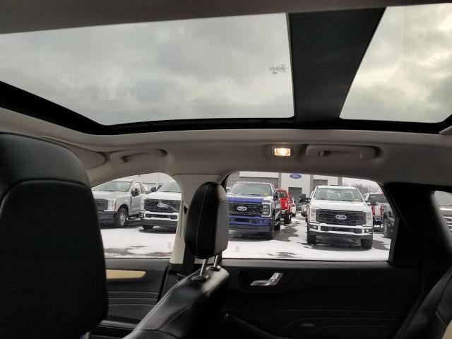 Certified 2022 Ford Escape Titanium w/ Titanium Elite Package image 17