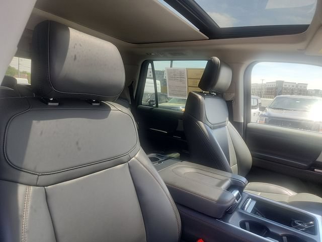 Certified 2025 Ford Expedition Active AWD/4WD image 34