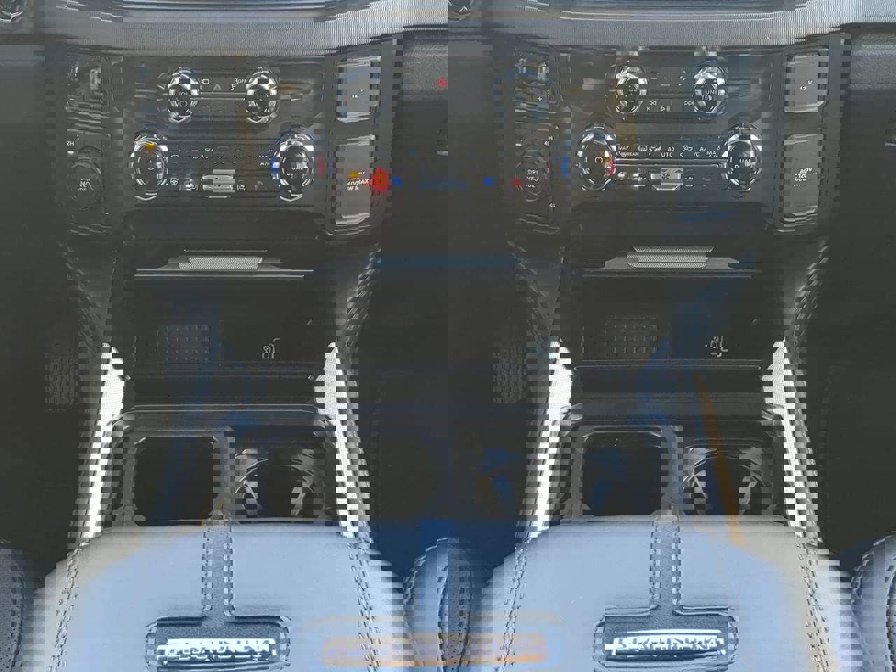 Certified 2025 Ford F450 Platinum w/ FX4 Off-Road Package image 17