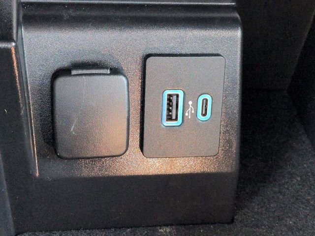 Certified 2022 Ford Explorer XLT w/ Equipment Group 202A image 22