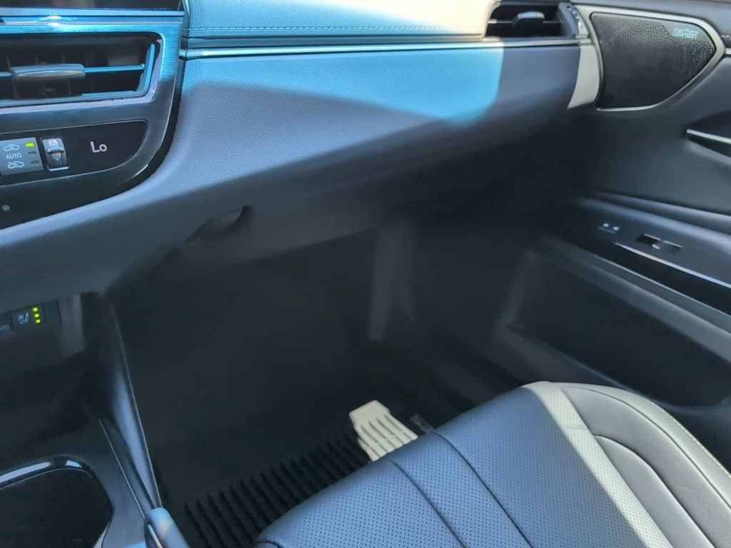 Used 2024 Lexus ES 300h F Sport w/ Accessory Package (Z2) FWD image 23