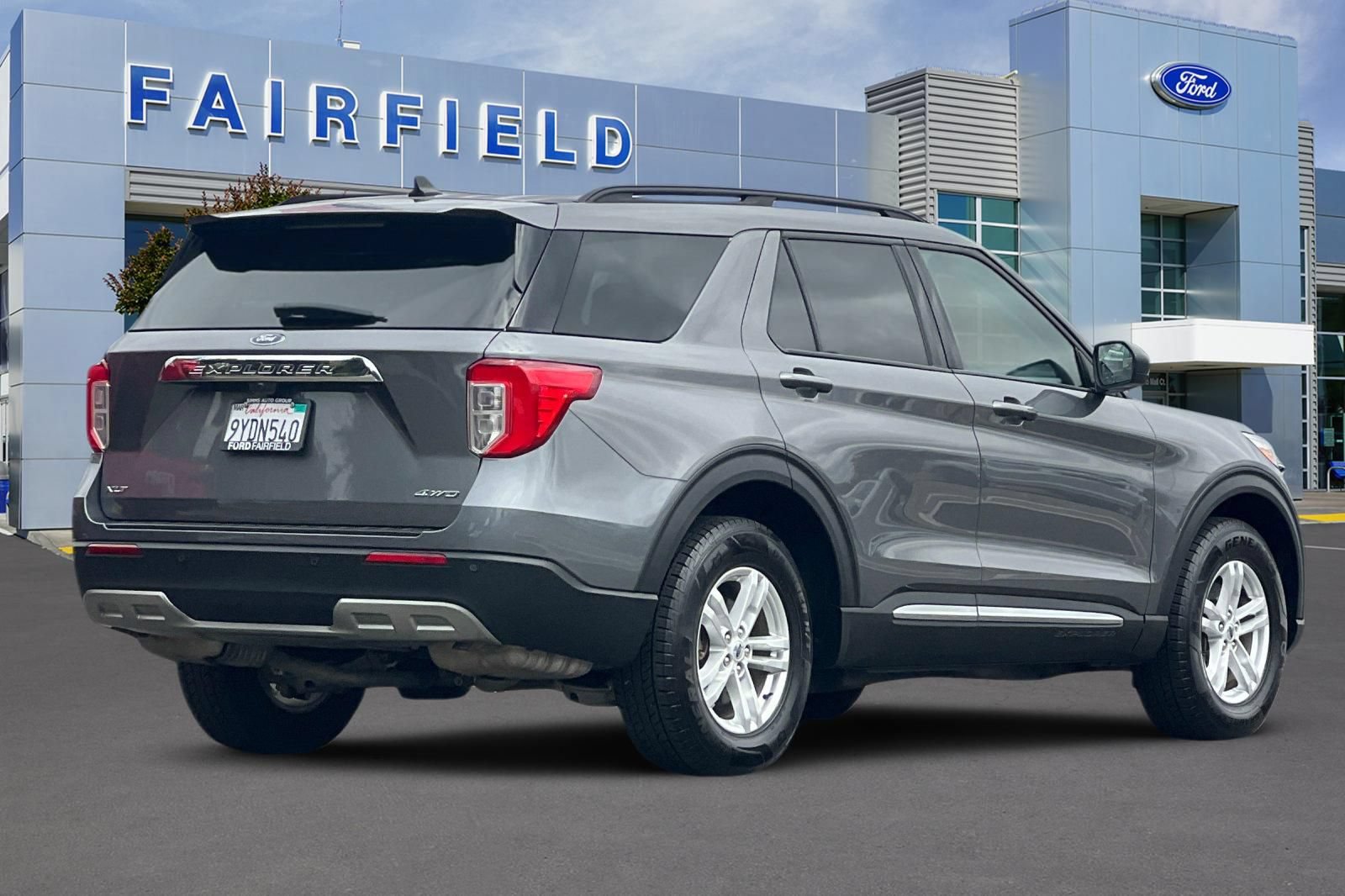 Certified 2023 Ford Explorer XLT w/ Equipment Group 202A AWD/4WD image 2