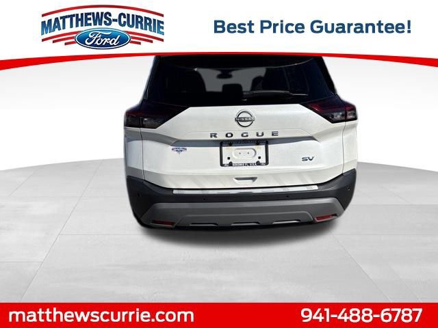 Used 2023 Nissan Rogue SV w/ SV Premium B Package image 3