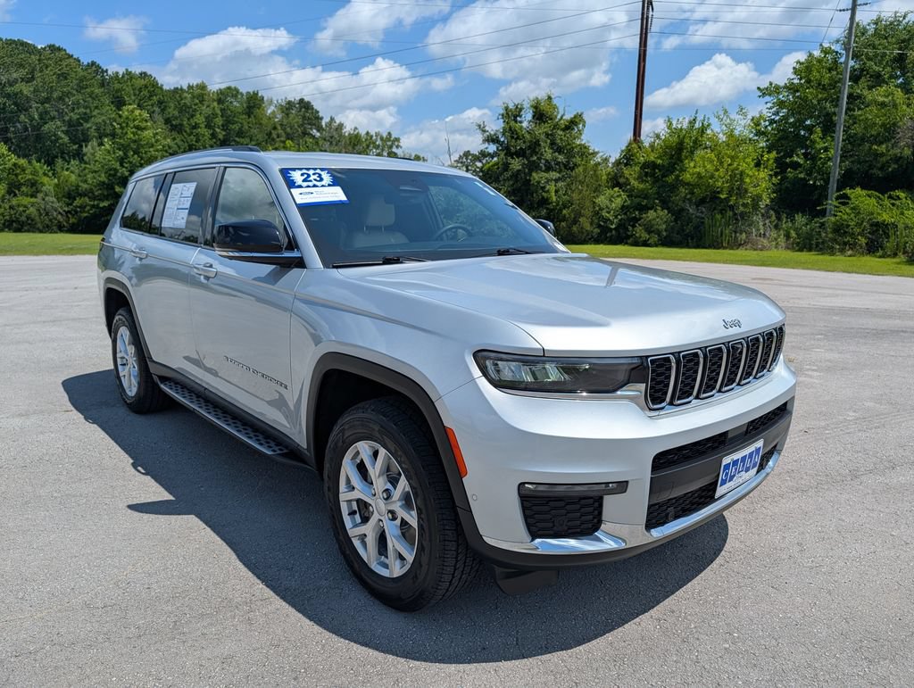 Used 2023 Jeep Grand Cherokee L Limited w/ Luxury Tech Group II AWD/4WD image 2