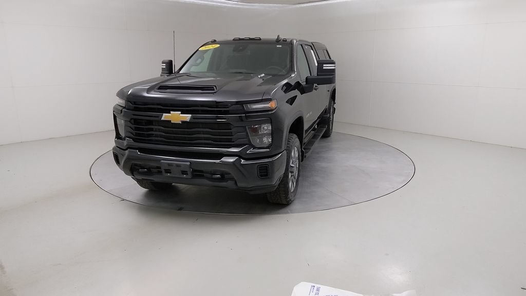 Used 2024 Chevrolet Silverado 2500 Custom w/ Custom Value Package AWD/4WD image 8