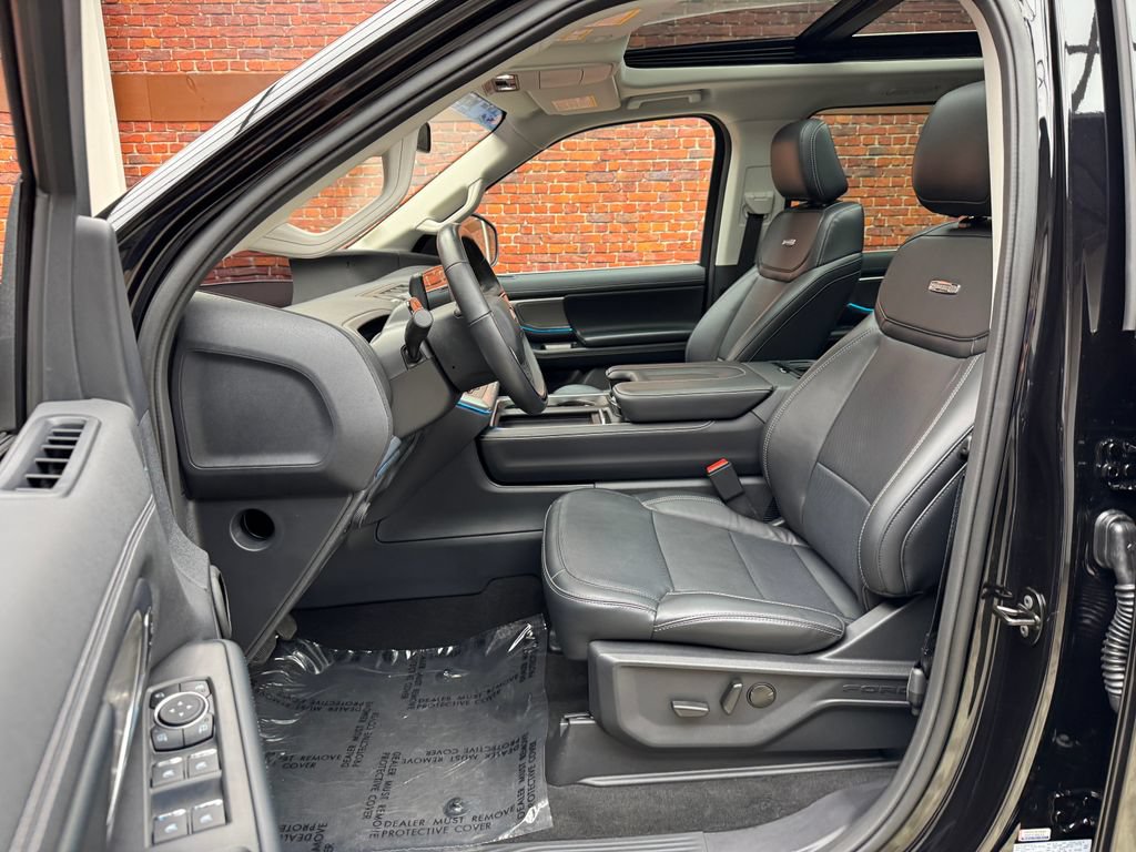 Certified 2025 Ford Expedition Platinum AWD/4WD image 22