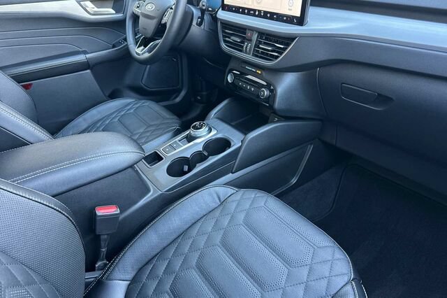 Certified 2024 Ford Escape SE FWD image 16