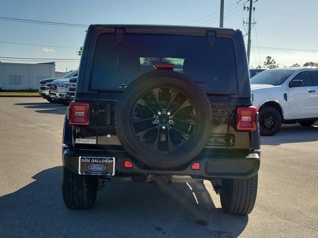 Used 2019 Jeep Wrangler Unlimited Sahara image 3