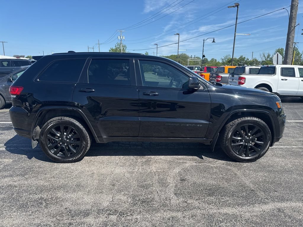 Used 2019 Jeep Grand Cherokee Altitude AWD/4WD video 2
