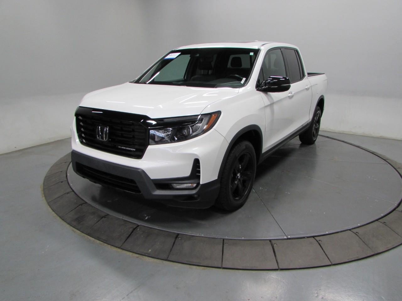 Used 2023 Honda Ridgeline Black Edition image 3