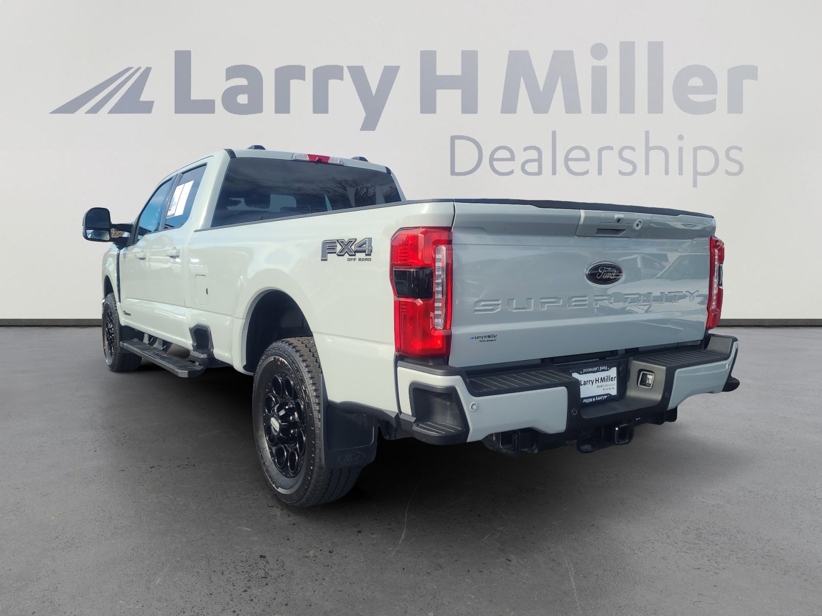 Certified 2025 Ford F350 Lariat w/ Black Appearance Package image 3