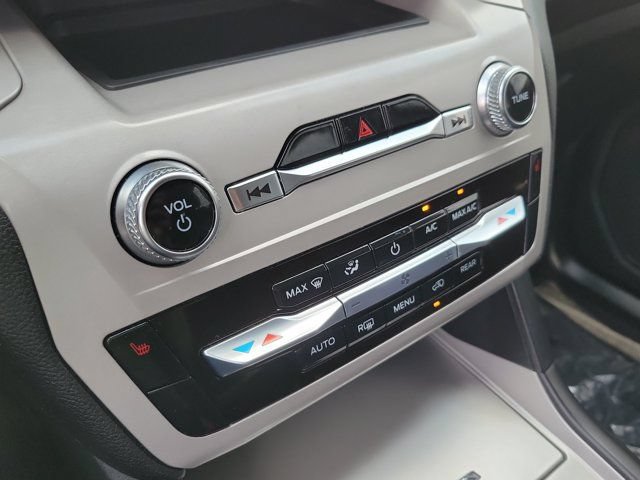 Certified 2023 Ford Explorer XLT RWD image 22