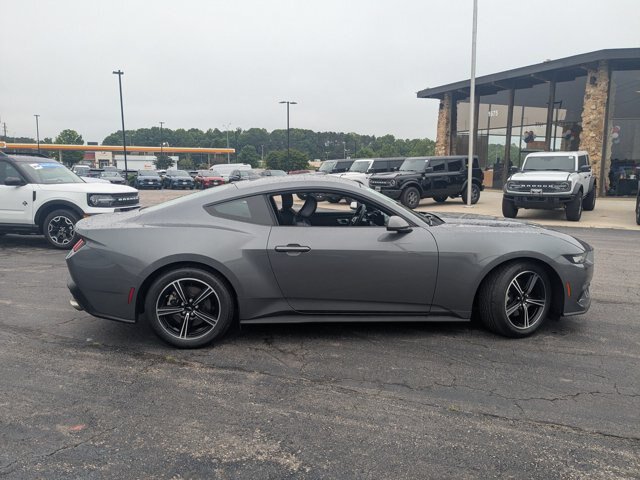 Certified 2024 Ford Mustang Coupe RWD image 11