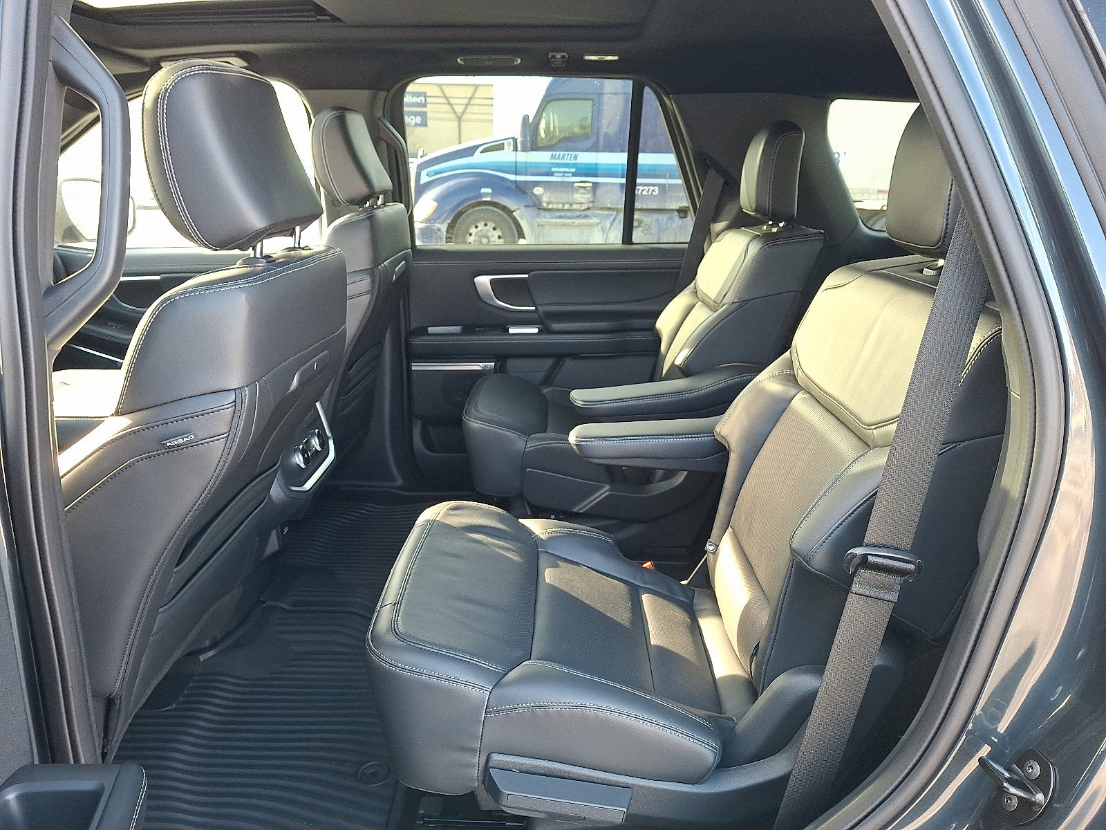 Certified 2025 Ford Expedition Platinum w/ Stealth Appearance Package image 10