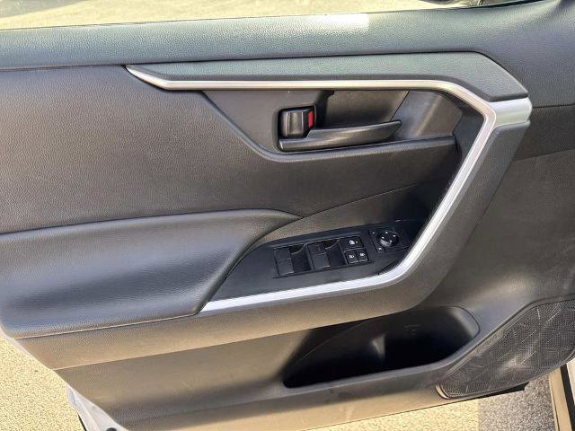 Used 2024 Toyota RAV4 LE AWD/4WD image 19