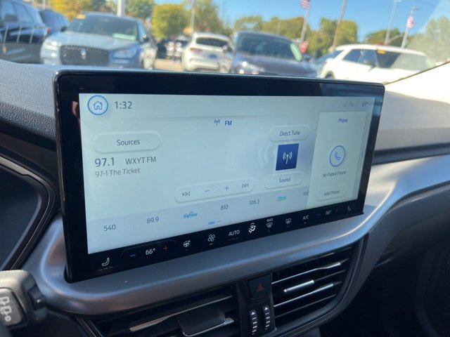 Certified 2025 Ford Escape SE image 13