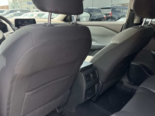 Used 2022 Nissan Rogue SV FWD image 23