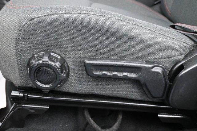 Used 2025 Jeep Wrangler Unlimited Rubicon AWD/4WD image 12