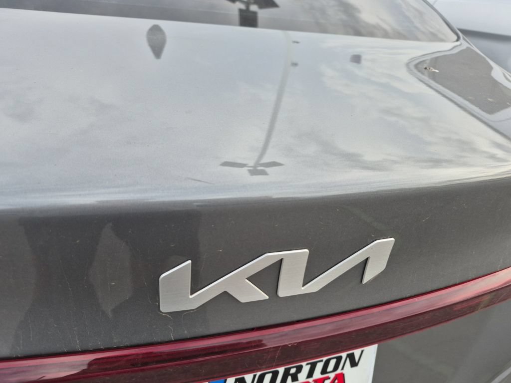 Used 2023 Kia Forte LXS w/ LXS Technology Package FWD image 12