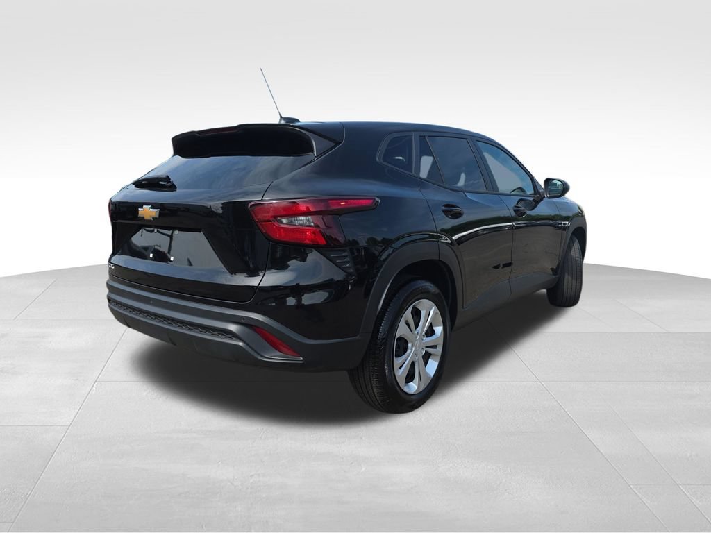 Used 2024 Chevrolet Trax LS w/ Driver Confidence Package FWD image 9