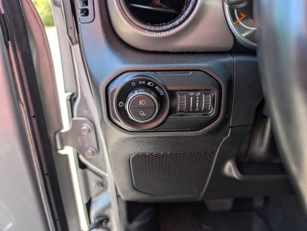 Used 2021 Jeep Gladiator Sport AWD/4WD image 21