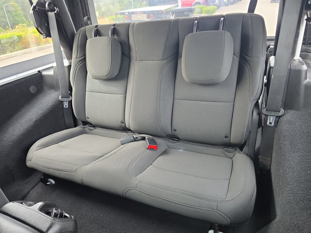 Used 2020 Jeep Wrangler Sport AWD/4WD image 9