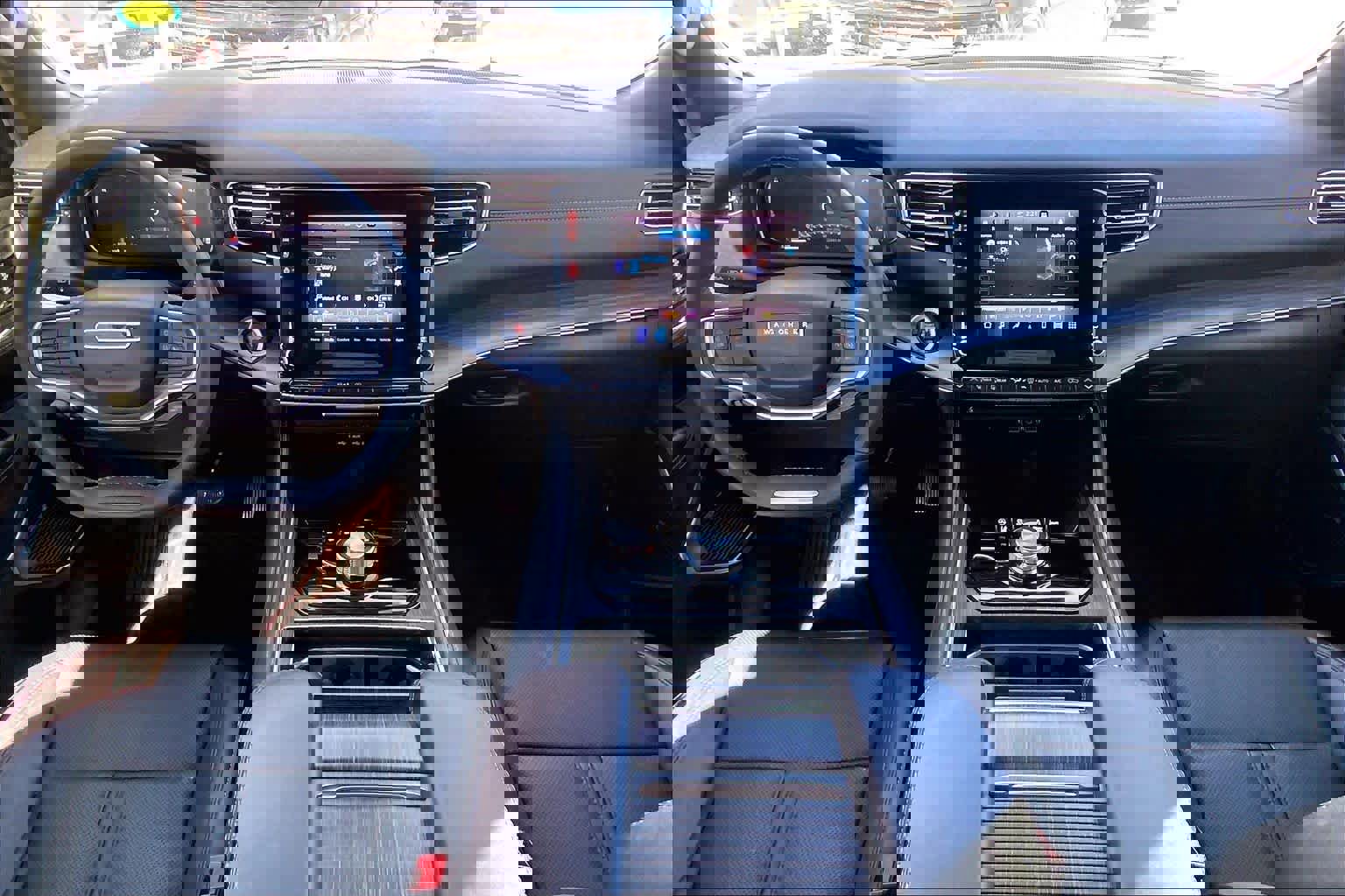 Used 2023 Jeep Wagoneer L Series II w/ Premium Group I image 16