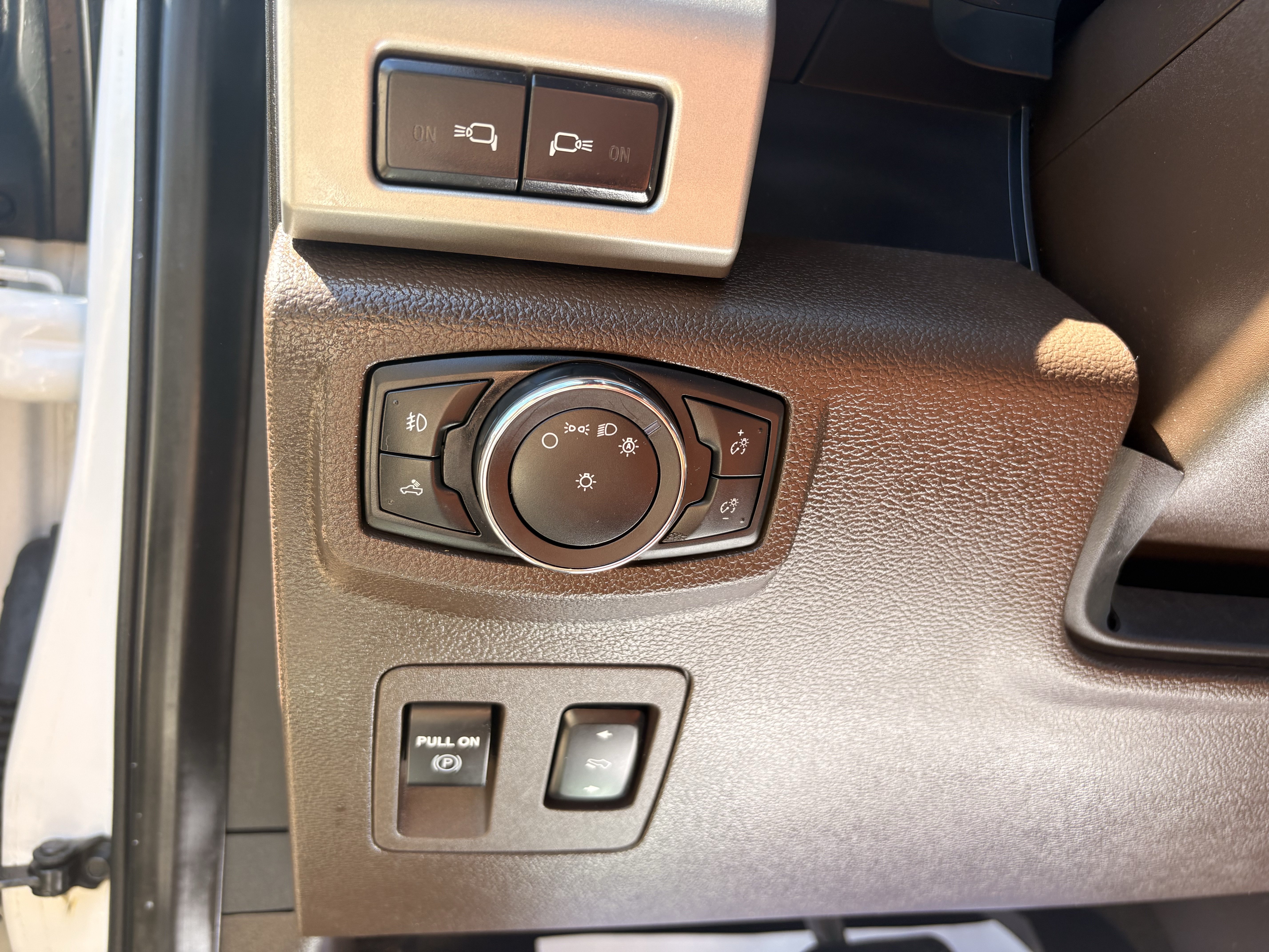 Certified 2019 Ford F150 King Ranch w/ Equipment Group 601A Luxury AWD/4WD image 13